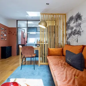 https://honore-suite-terracotta.hotels-rhonealpes.com